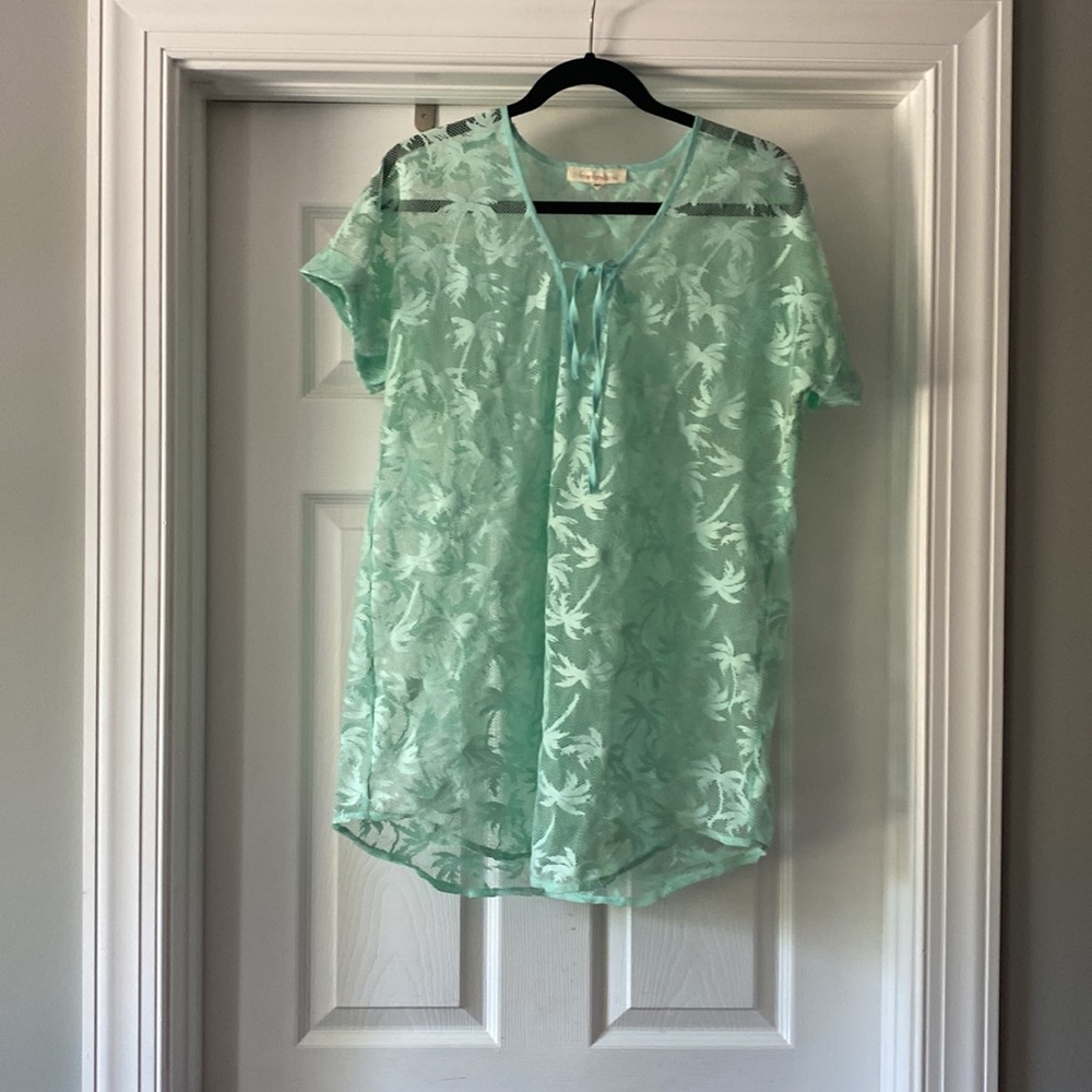 Francesca’s cover up mint green with palm trees size M/L like new!